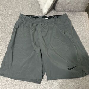 Nike men’s dri-fit shorts size Large